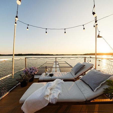 Domek Na Wodzie - Houseboat -Sauna, Taras Na Dachu, Dwie Sypialnie Mikołajki Exterior foto